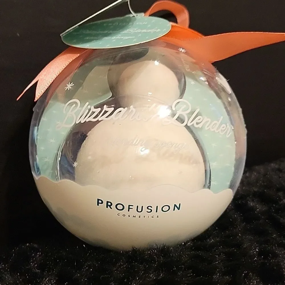 Profusion 🎁 Blending Sponge Ornament NWT